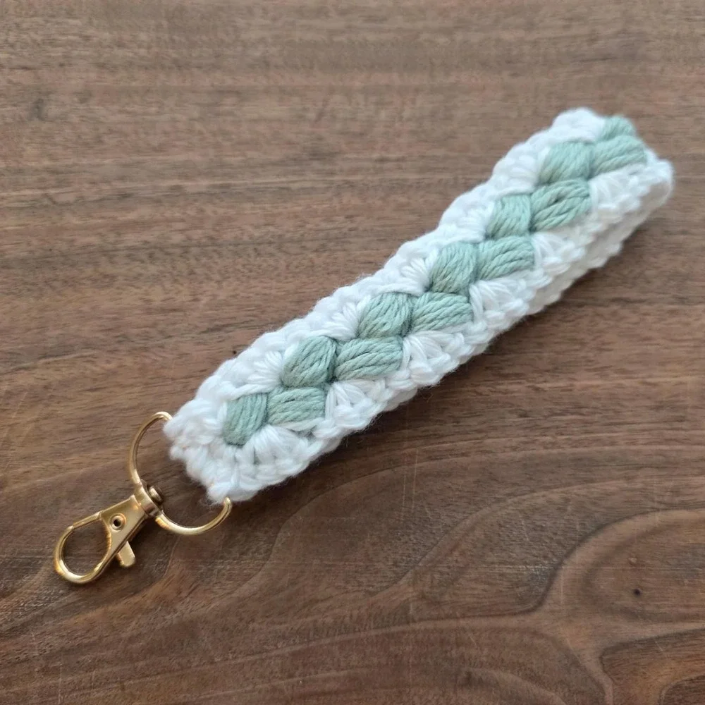 Handmade Crochet Wristlet Key Fob Lanyard Seafoam Green White Gold Clasp NEW
